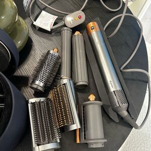 Dyson Airwrap Complete Long – Like New ✨ (Used 2x Only)